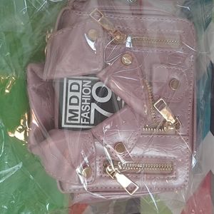 MDD FASHION 79 ..Metallic  pink motorcycle  purse 👛 with shoulder  chain..NEW
